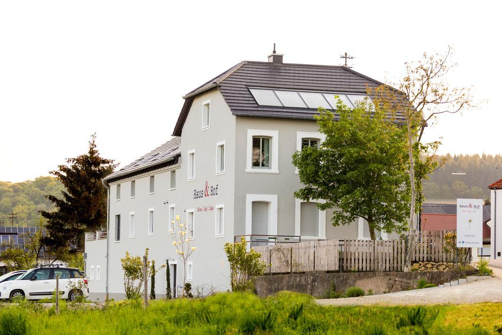 Haus&Hof Guest House Perl Extérieur photo